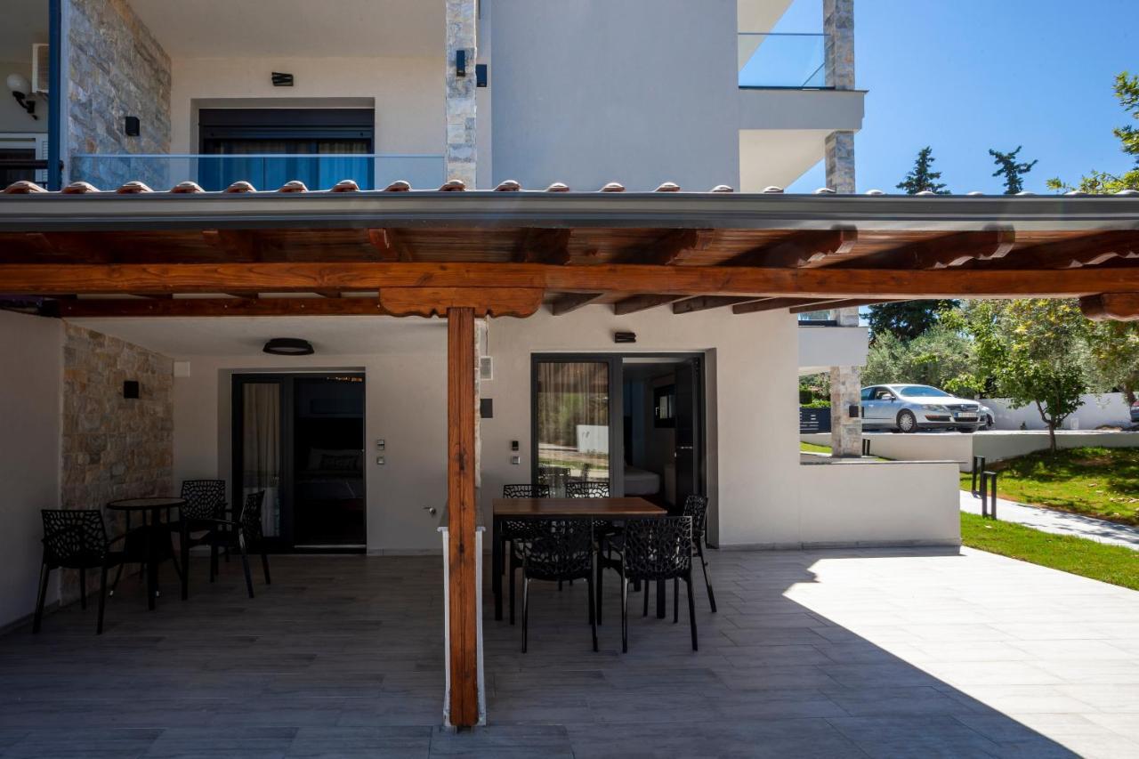Olia Seaside Residence 120M From The Beach Pefkochori Exterior photo