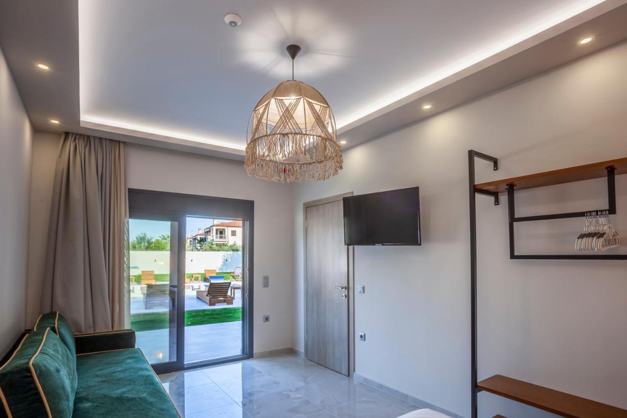 Olia Seaside Residence 120M From The Beach Pefkochori Exterior photo