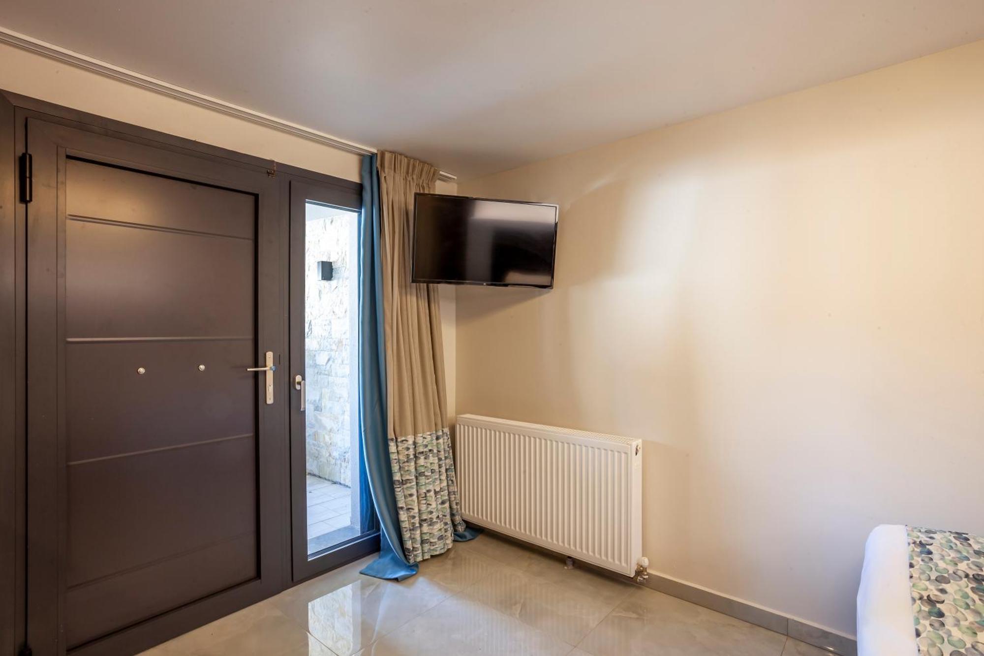 Olia Seaside Residence 120M From The Beach Pefkochori Room photo